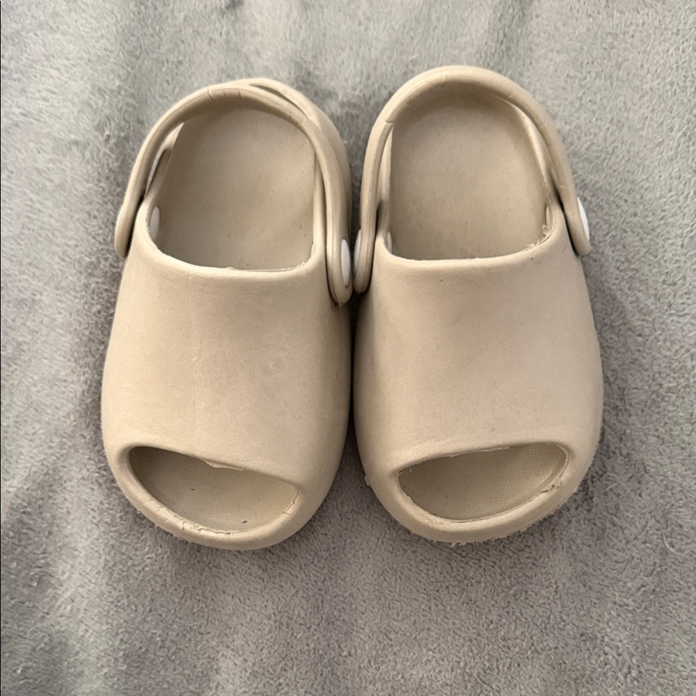 Marshalls Kids Cream Slippers